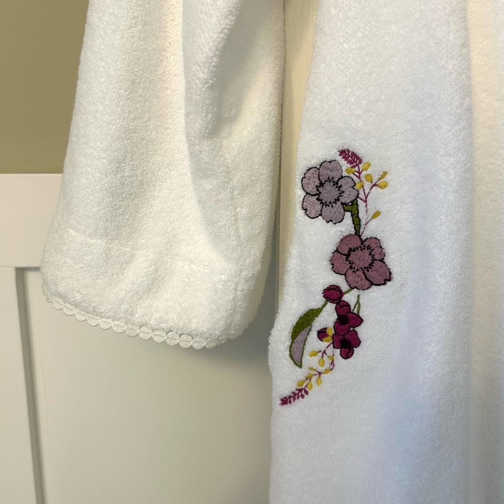 Bathrobe - Picture 3 of 3